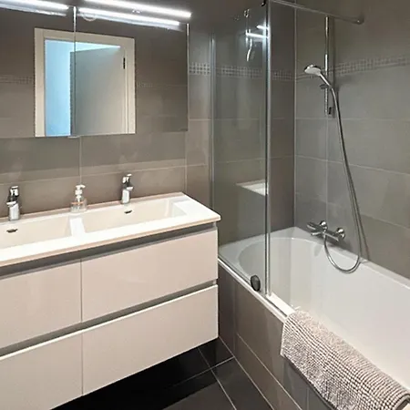 Apartament Luxurious In With Wifi Ostenda